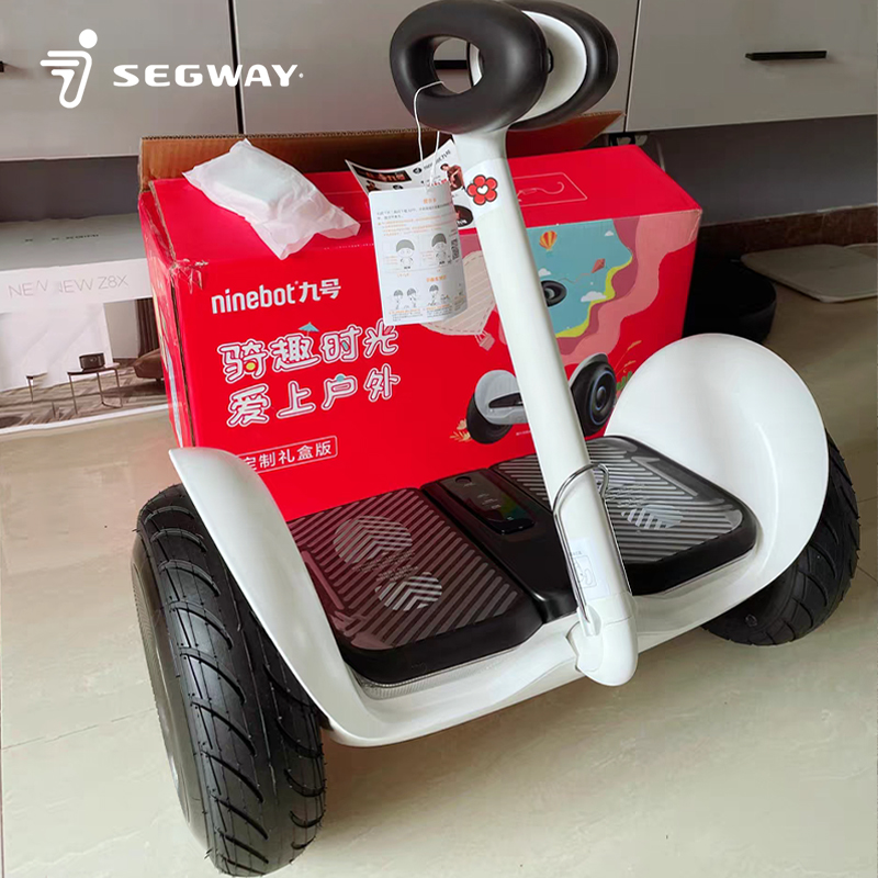 CL 2025 bestsellerNuova Cina N - Kids Ride On Suitcase Scooter recensione e prezzo